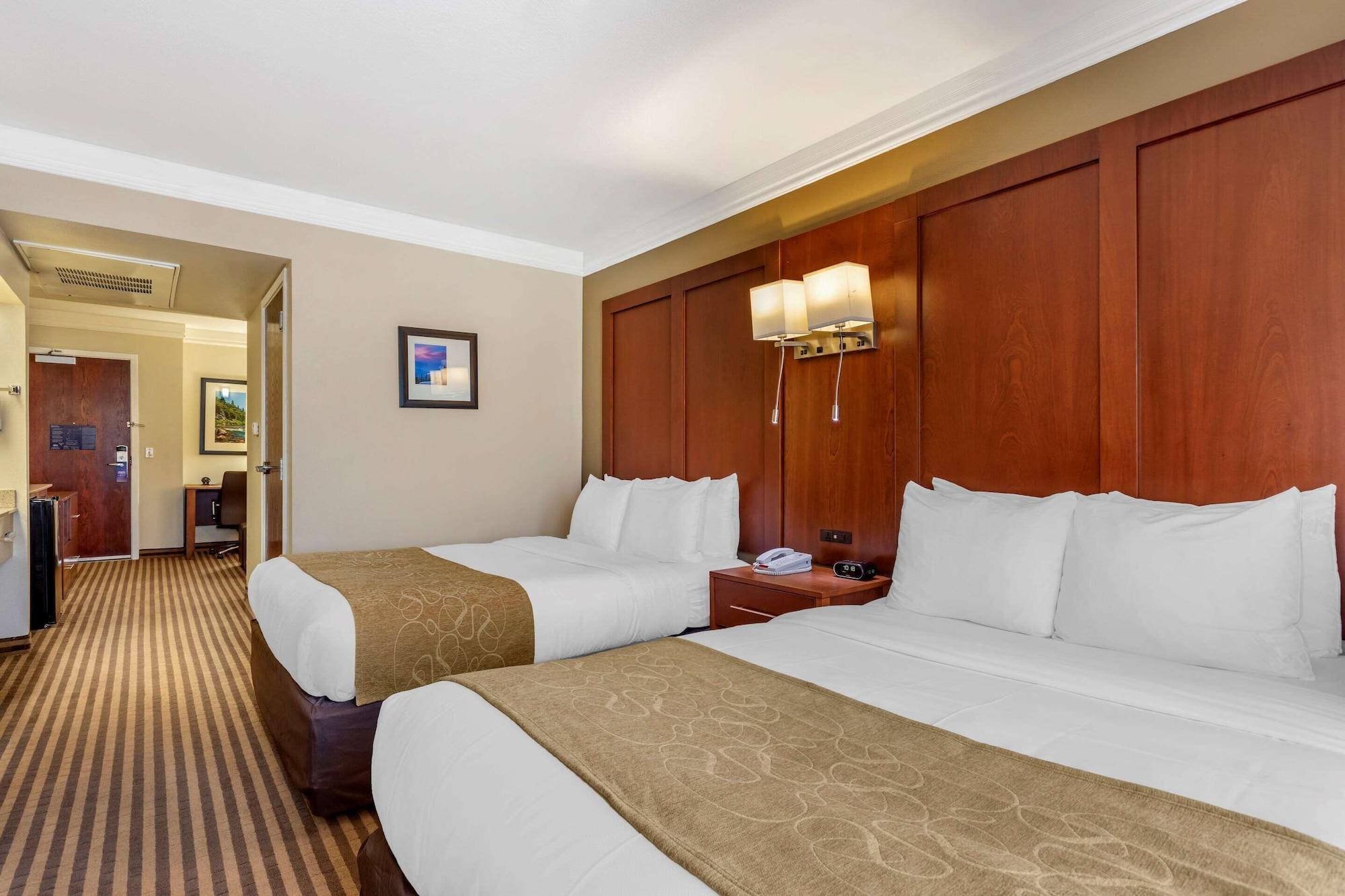Comfort Suites Visalia - Convention Center מראה חיצוני תמונה